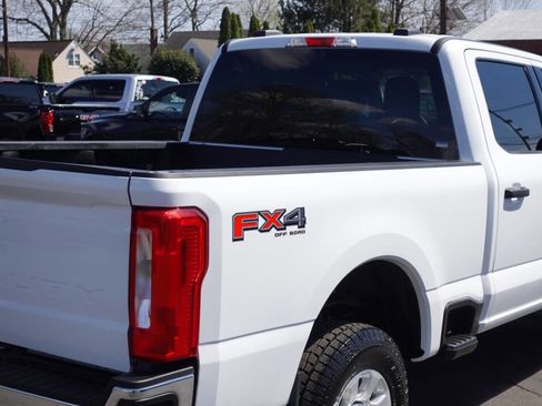 Used 2023 Ford F250 XLT w/ FX4 Off-Road Package image 11