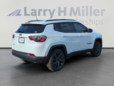 New 2026 Jeep Compass Latitude image 5