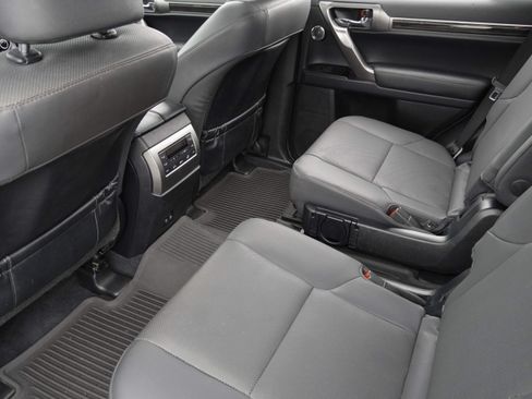 Used 2022 Lexus GX 460 Premium w/ Accessory Package AWD/4WD image 34