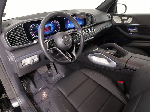 Used 2025 Mercedes-Benz GLE 450e 4MATIC w/ Winter Package image 29