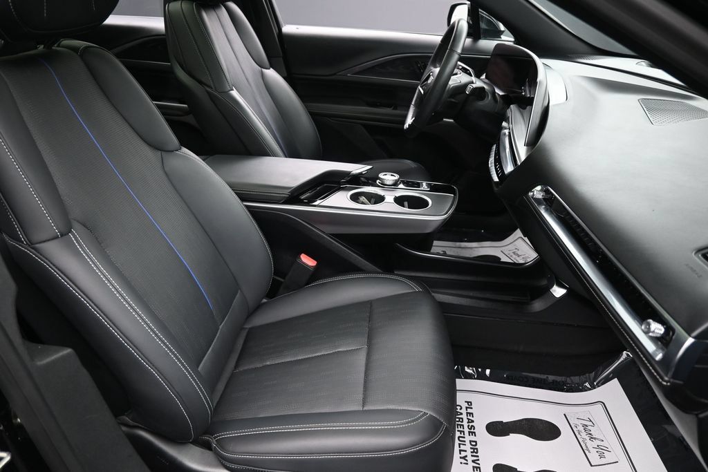 Used 2024 Cadillac Lyriq Luxury RWD image 37
