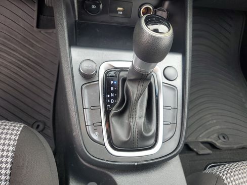 Used 2022 Hyundai Kona SE FWD image 29