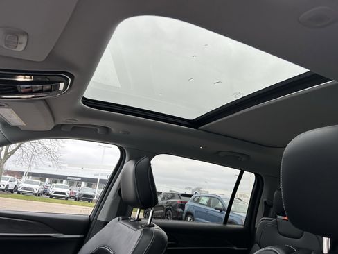 Used 2022 Jeep Grand Cherokee L Limited image 24