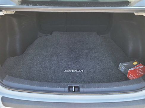 Used 2023 Toyota Corolla LE w/ Carpet Mat Package (TMS) FWD image 9