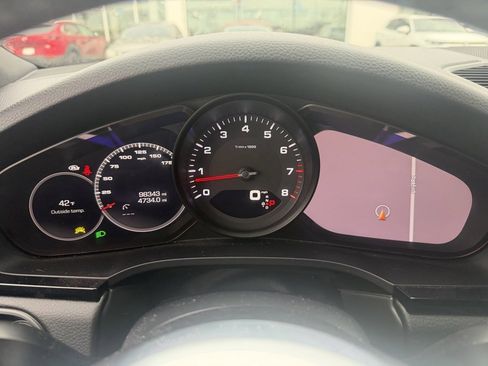 Used 2021 Porsche Cayenne image 27