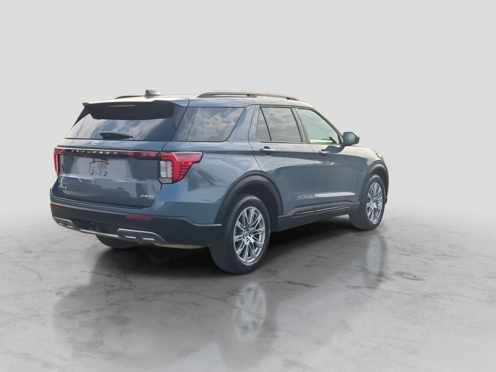 Used 2026 Ford Explorer Active w/ Active Comfort Package AWD/4WD image 8