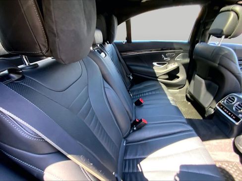 Used 2019 Mercedes-Benz S 560 4MATIC Sedan image 18