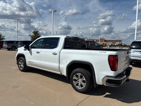 Used 2024 GMC Sierra 1500 SLT AWD/4WD image 2