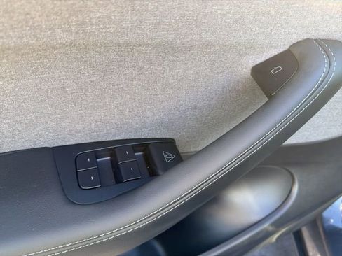 Used 2026 Tesla Model Y 2WD image 19