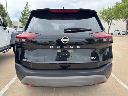Used 2023 Nissan Rogue SV FWD image 5