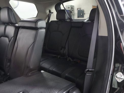 Used 2025 Honda Pilot EX-L image 32