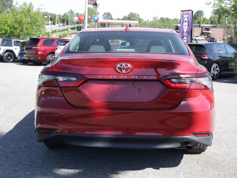 Used 2024 Toyota Camry LE image 4
