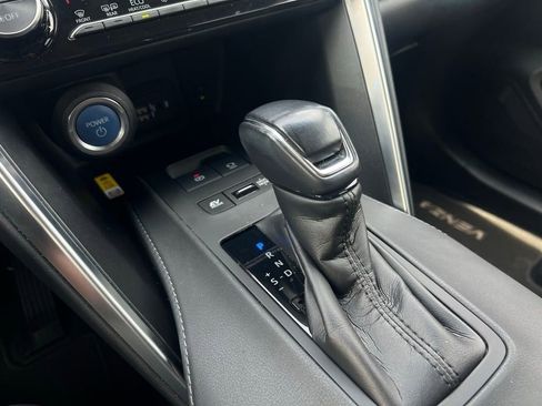 Used 2021 Toyota Venza LE w/ Carpet Mat Package (TMS) AWD/4WD image 30