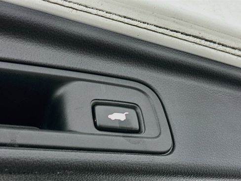Used 2019 Honda Pilot Touring image 32