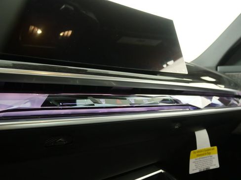 New 2026 BMW 750e xDrive w/ Executive Package image 22