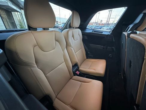 Used 2018 Volvo XC90 T5 Momentum w/ Convenience Package image 29