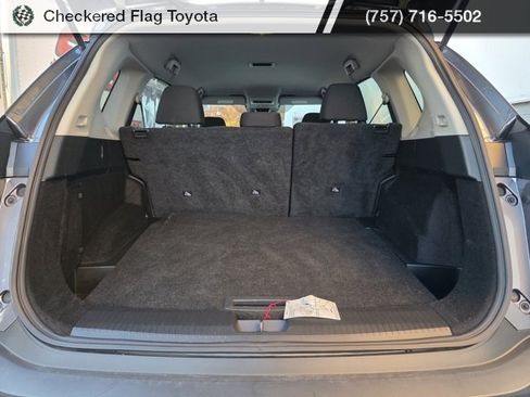 Used 2023 Nissan Rogue S image 16