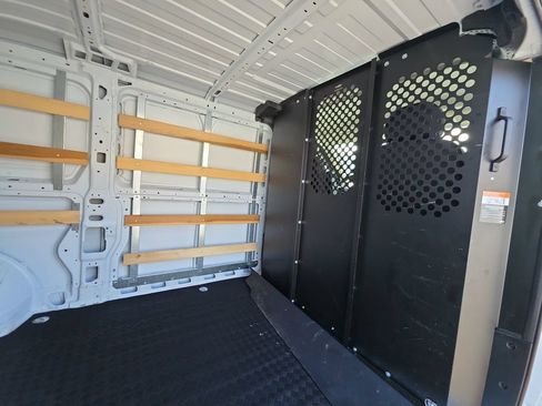 Used 2025 RAM ProMaster 2500 w/ U-Haul Equipment Group FWD image 22