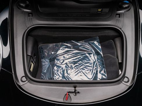 Used 2018 Porsche 911 Carrera 4S image 32