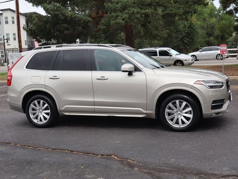 Used 2016 Volvo XC90 T6 Momentum w/ Momentum Plus Package AWD/4WD image 2