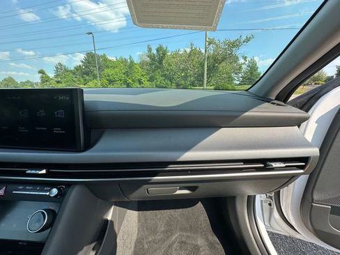 Used 2025 Hyundai Sonata SEL FWD image 16