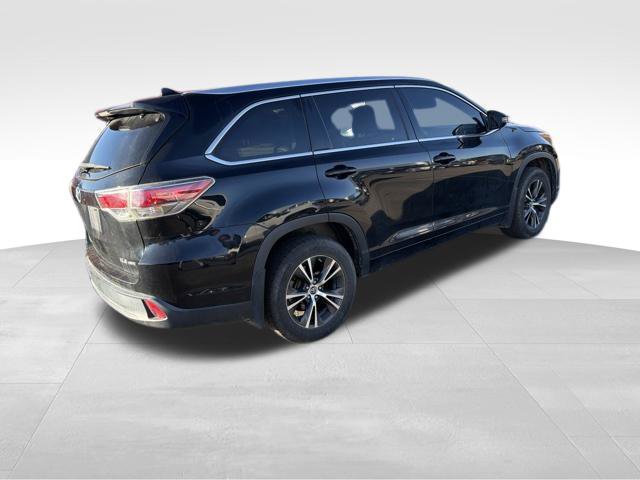 Used 2016 Toyota Highlander XLE AWD/4WD image 9