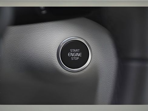 New 2026 Volvo XC40 B5 Plus w/ Protection Package Premier image 37