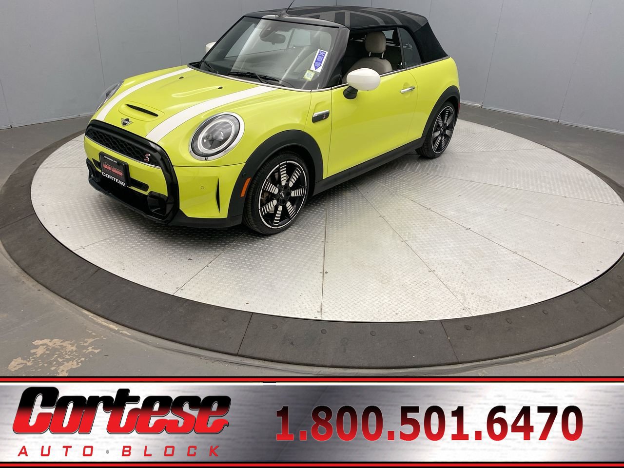 Used 2023 MINI Cooper S FWD image 1