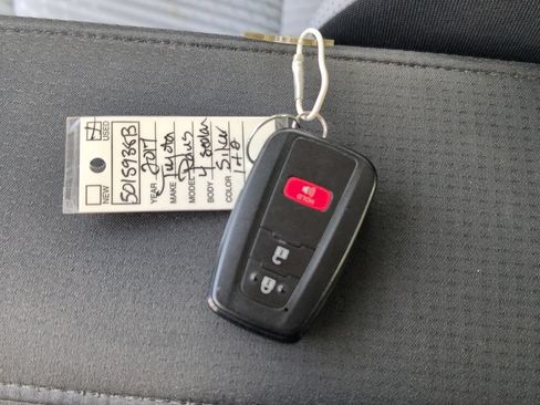 Used 2017 Toyota Prius Two w/ Carpet Mat Package FWD image 30