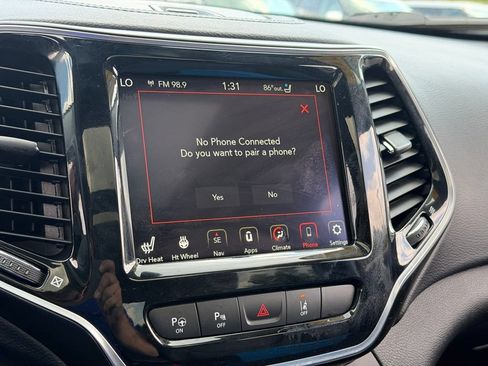 Used 2019 Jeep Cherokee Limited w/ Luxury Group AWD/4WD image 11