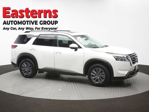 Used 2023 Nissan Pathfinder SV w/ SV Premium Package AWD/4WD image 50