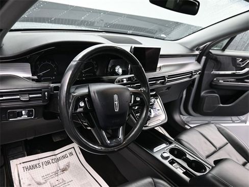 Used 2022 Lincoln Corsair AWD w/ Premium Package image 18