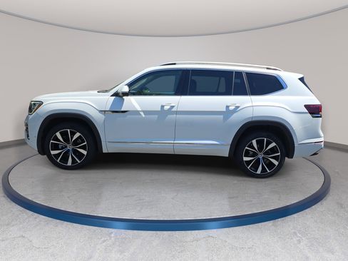 Certified 2024 Volkswagen Atlas SEL Premium R-Line AWD/4WD image 8