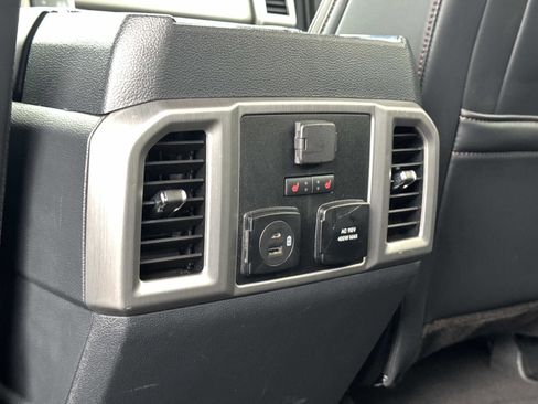 Used 2022 Ford F250 Platinum image 25