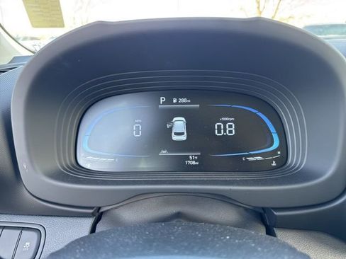 Used 2025 Hyundai Venue SE image 16