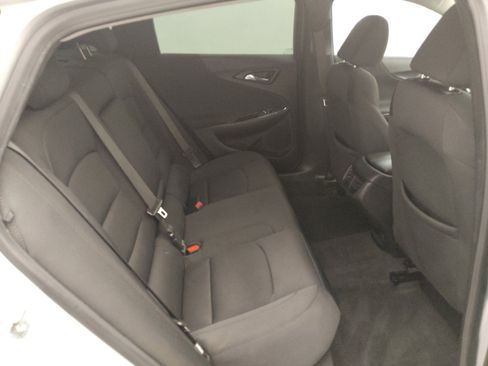 Used 2020 Chevrolet Malibu LT FWD image 19