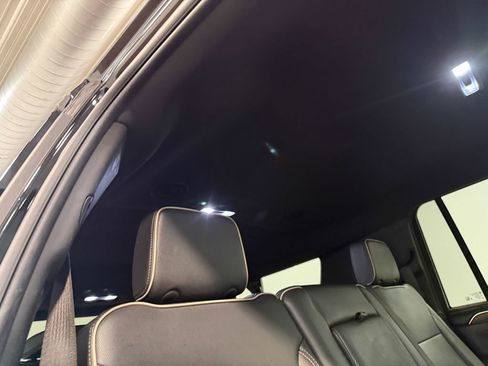 Used 2024 Chevrolet Suburban Premier AWD/4WD image 15
