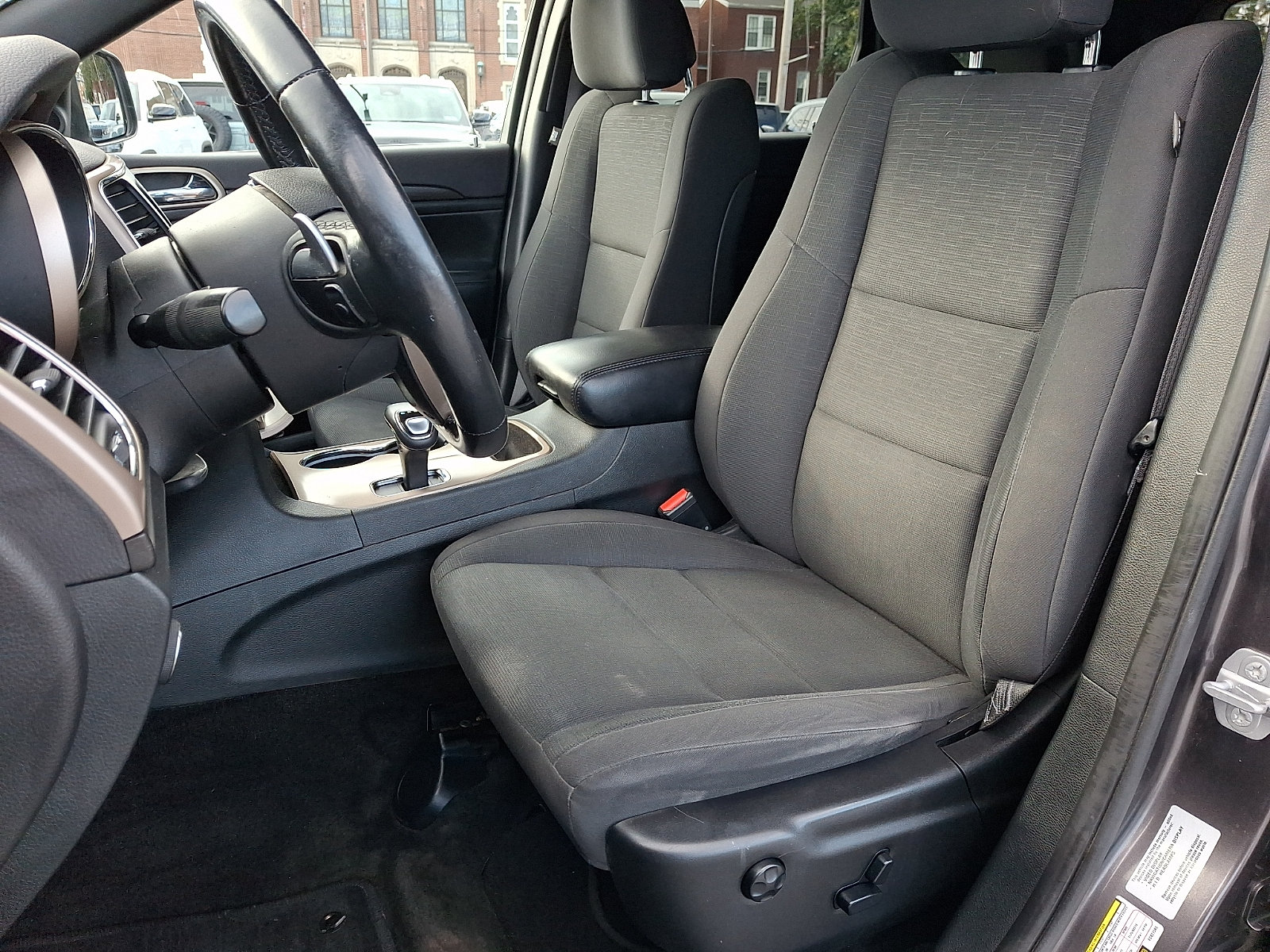 Used 2015 Jeep Grand Cherokee Laredo w/ Quick Order Package 23E AWD/4WD image 13