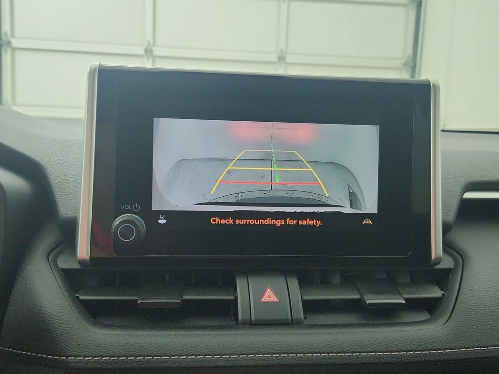 Used 2025 Toyota RAV4 XLE AWD/4WD image 27