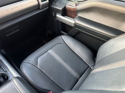 Used 2017 Ford F250 Platinum w/ Platinum Ultimate Package AWD/4WD image 13