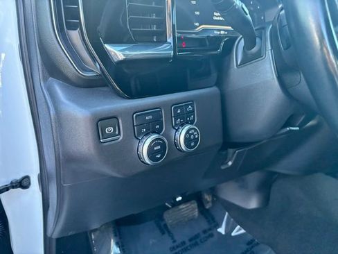 Used 2024 GMC Sierra 1500 SLT image 17