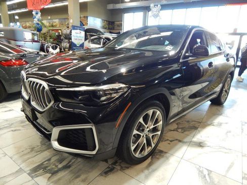 Used 2021 BMW X6 xDrive40i w/ Premium Package image 9