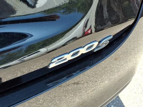 Used 2015 Chrysler 200 S FWD image 9