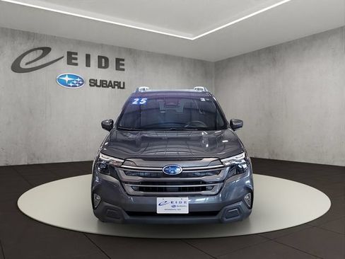 Used 2025 Subaru Forester Premium AWD/4WD image 6