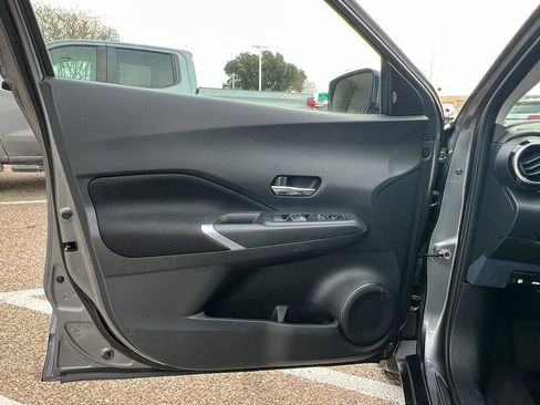 Used 2022 Nissan Kicks SV image 15