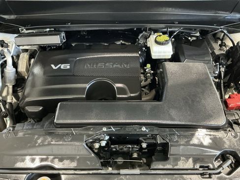 Used 2018 Nissan Pathfinder SV image 29