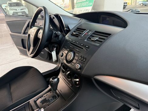 Used 2012 MAZDA MAZDA3 i Touring FWD image 23