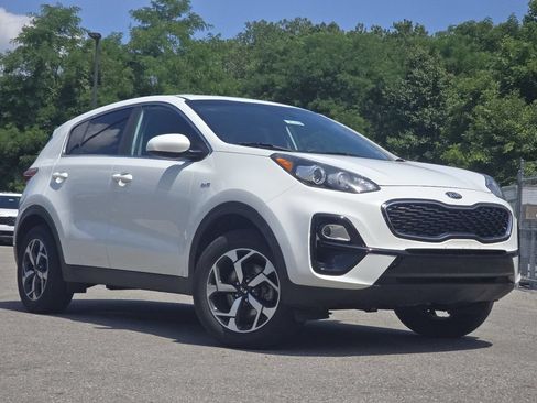 Used 2020 Kia Sportage LX AWD/4WD image 2