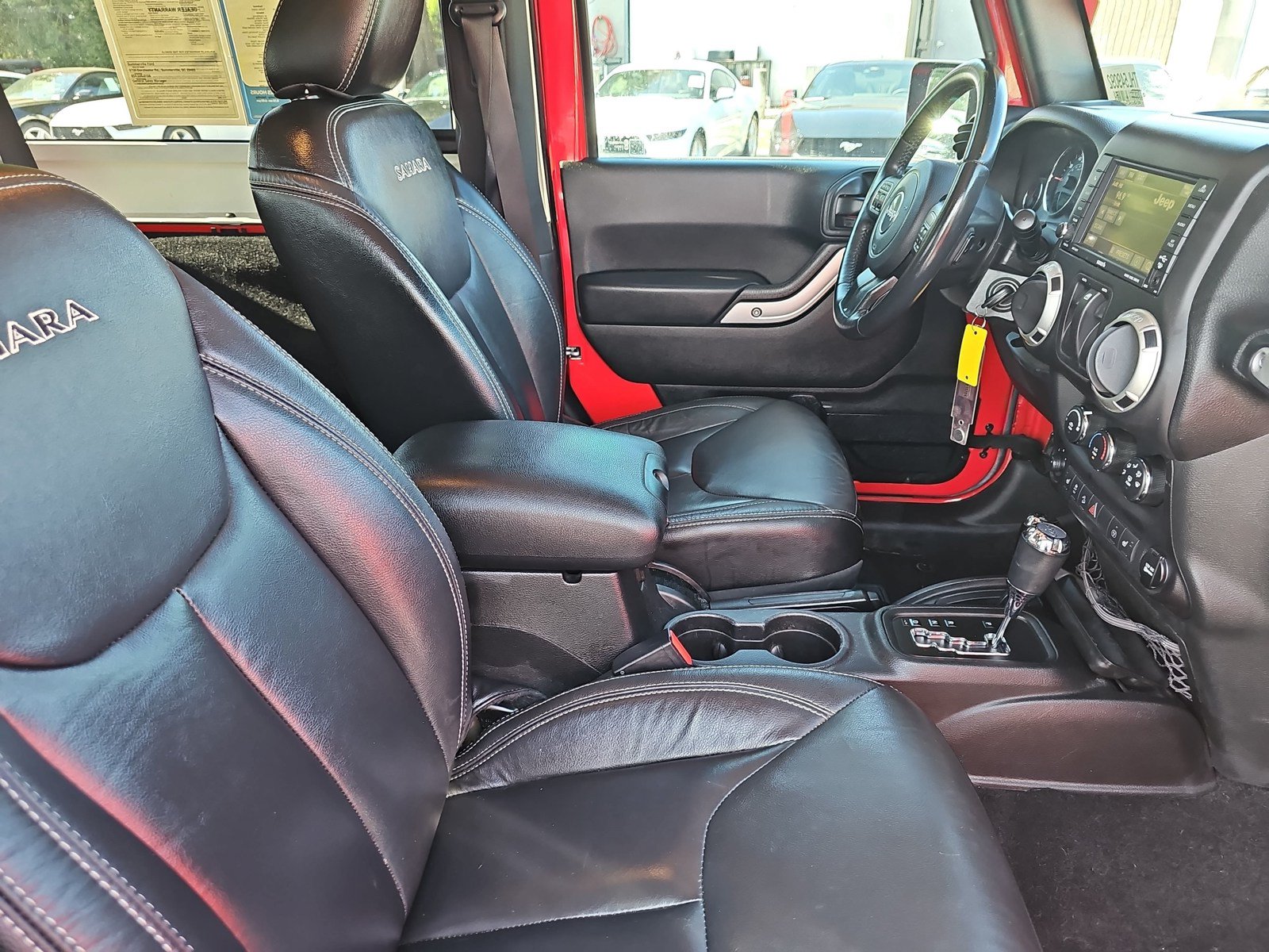 Used 2017 Jeep Wrangler Sahara w/ Dual Top Group AWD/4WD image 10