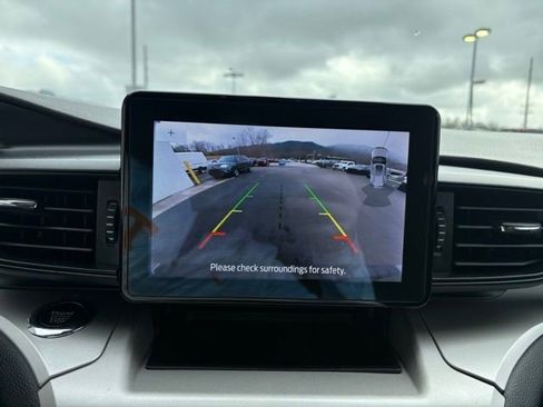 Used 2023 Ford Explorer XLT image 18